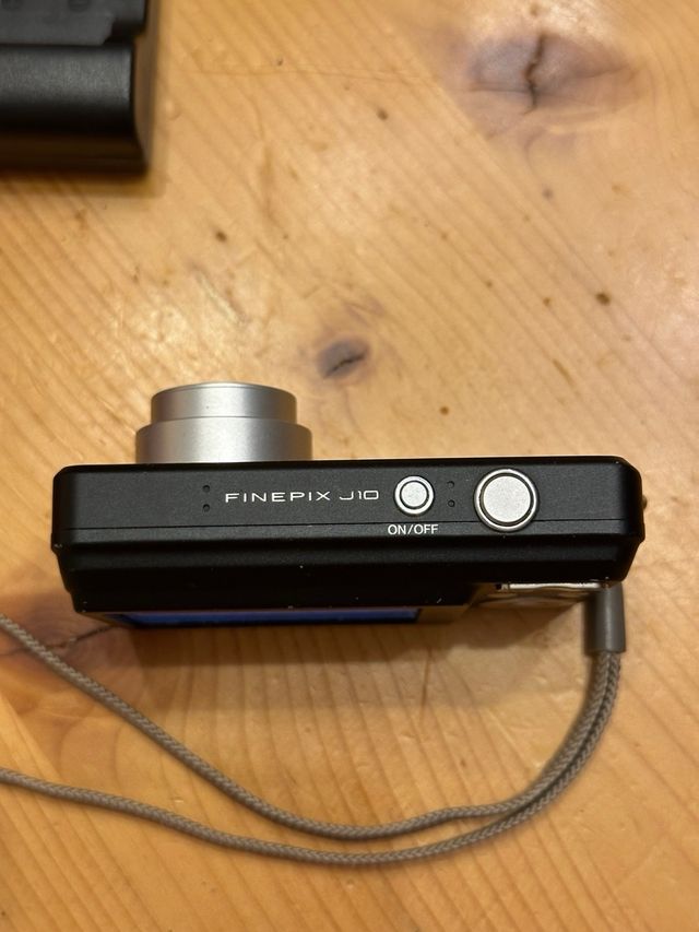 Digicam Fujifilm J10 | 8.2 MP | Compacta digital