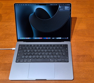 MacBook Pro M3 - Gris Espacial (14 Pulgadas)