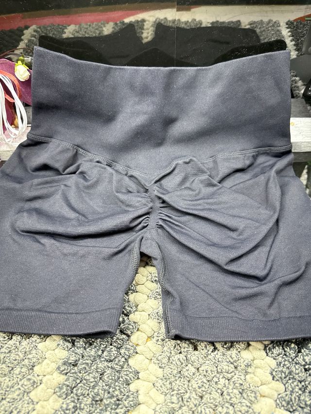 Mallas cortas grises