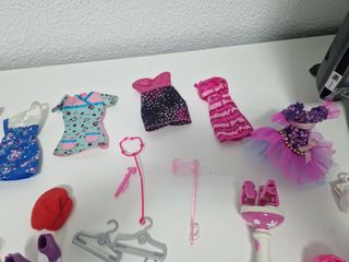 Armario Barbie Accesorios Ropa Zapatos