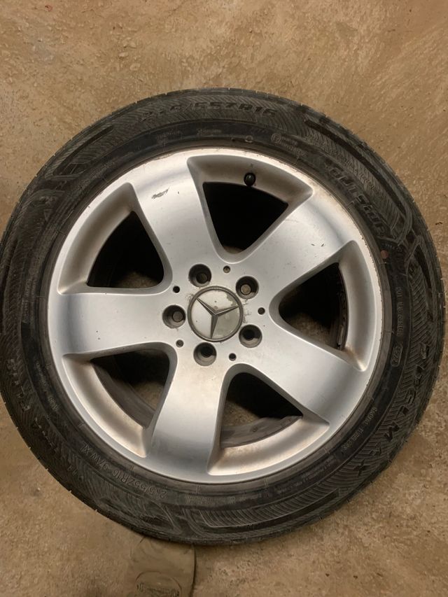 Llanta Mercedes-Benz 215/55R16