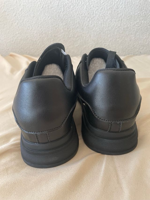 Zapatillas negras suela alta T41