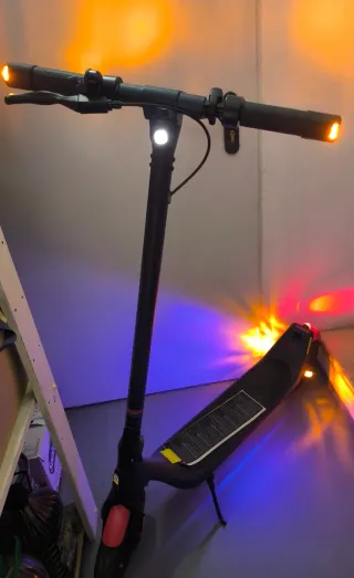 Patinete Eléctrico con Luces LED