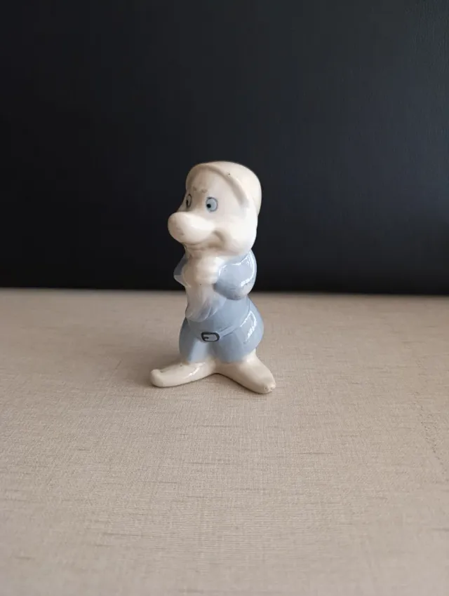 Figura Enanito Gruñón Disney.