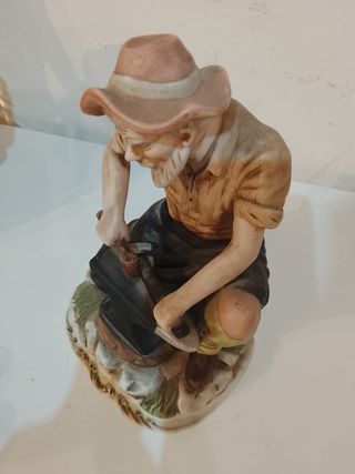 Figura cerámica antigua herrero