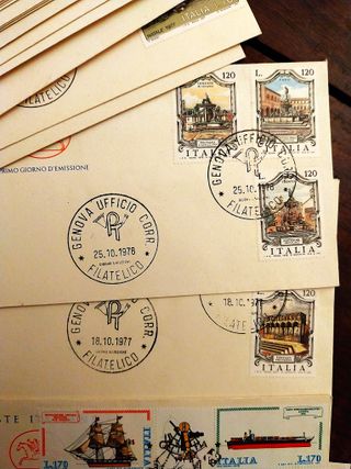 Lotto di 66 Francobolli su Buste Primo Giorno