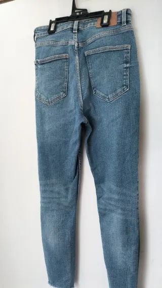 Pantalón vaquero mujer elástico roto