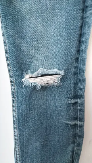 Pantalón vaquero mujer elástico roto