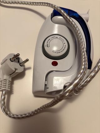 Plancha de Vapor Portátil Travel Iron HT-258B