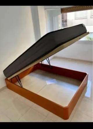 Canapé y cama y colchón