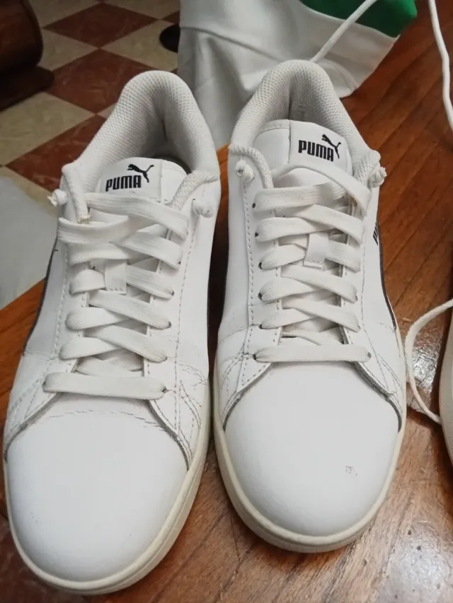 Zapatillas Puma Blancas y Negras