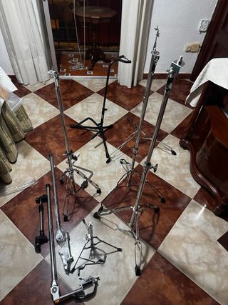 Soportes para batería y guitarra