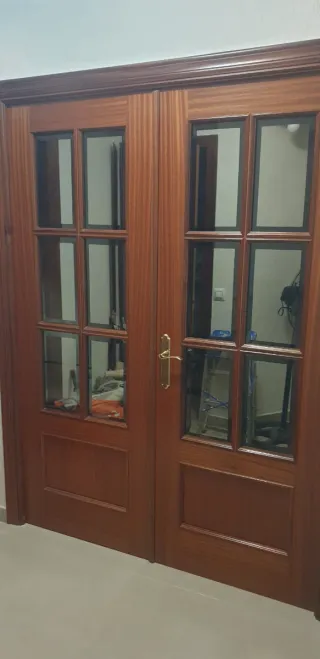 Puertas de madera cada puerta 35 euros por unidad