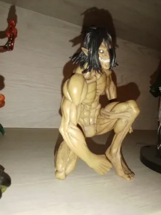Statua Eren Yeager Titano Attack on Titan