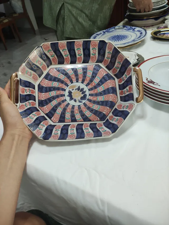 Bandeja octogonal de porcelana con asas