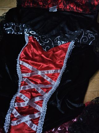 Disfraz mujer vampiresa sexy. 