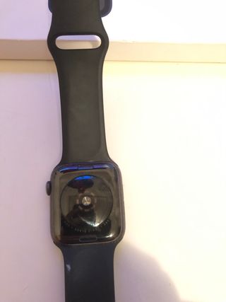 Apple Watch SE / Serie 5 (pequeño rasguñó en lado)