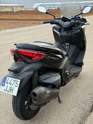 Yamaha Xmax 400 Akrapovič