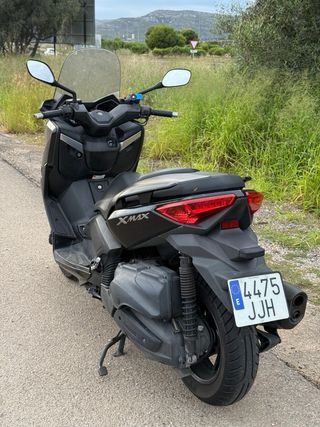 Yamaha Xmax 400 Akrapovič