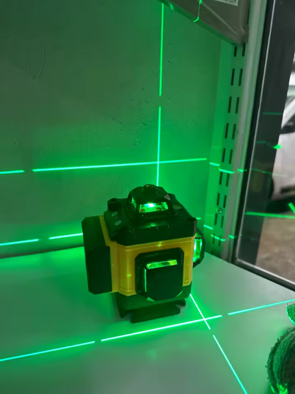 Nivel Láser 16 Líneas Profesional + Trípode