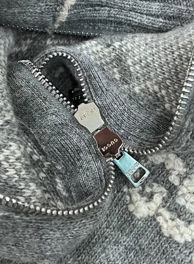 Suéter Cardigan Gucci GG Gris Blanco