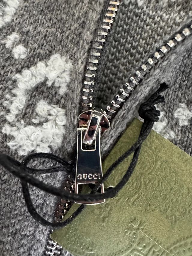 Suéter Cardigan Gucci GG Gris Blanco