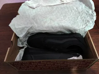 Vans Ward Negras Nuevas. Talla 37