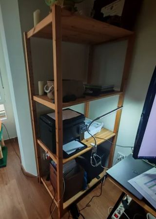 Estantería de madera maciza marrón