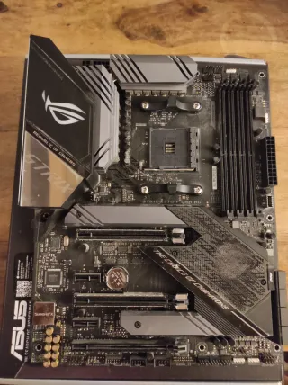 Placa Base ASUS ROG Strix X570-F Gaming