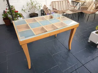 Mesa de cocina madera y cristal. Regalo 2 sillas