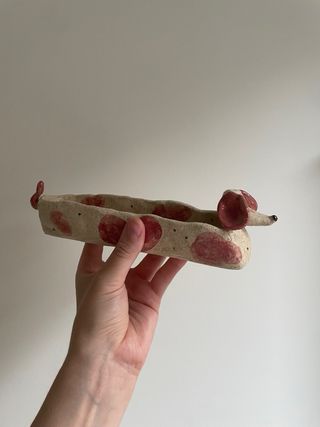 Ciotola per cani con salsiccia in ceramica