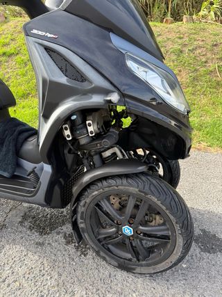 Piaggio MP3 hpe 300
