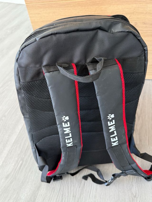 Mochila Kelme Pádel Roja y Negra