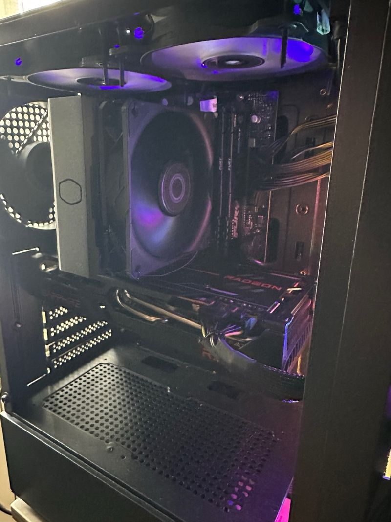 PC Gaming Ryzen 5 5600XT RX 6700XT 16GB RAM afbeelding 3