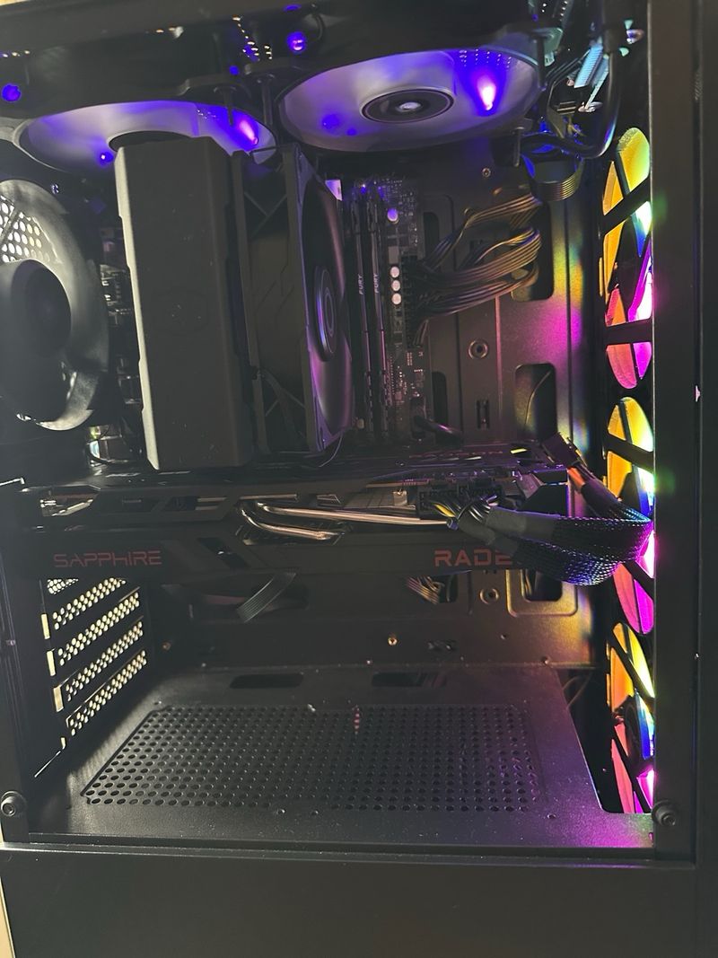 PC Gaming Ryzen 5 5600XT RX 6700XT 16GB RAM afbeelding 4