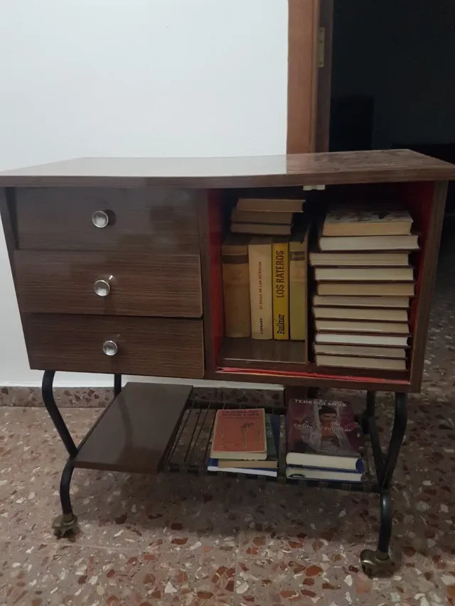 Aparador vintage in legno e metallo