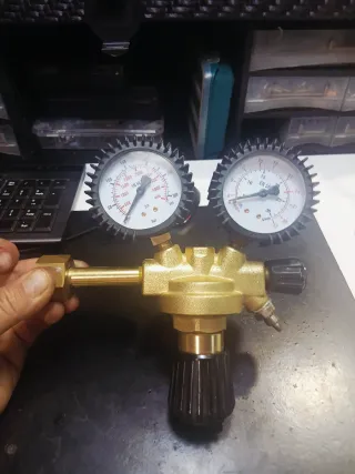 Regulador Presión Gas CO2 Manómetro Latón