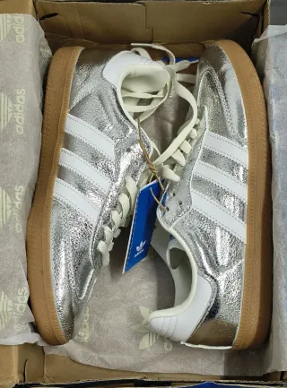 Zapatillas Adidas Plata/Blanco Talla : 40
