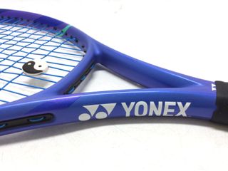 raqueta yonex ezone 26