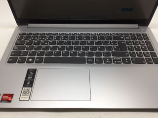 pc portatil lenovo 82r4