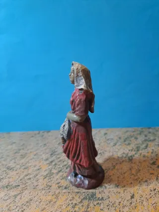 Figura Belén Mujer con gallinas