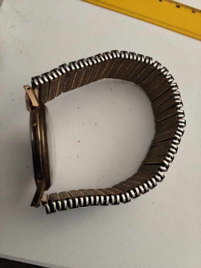 Reloj Certina Dorado Correa Elástica