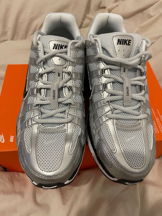 Nike P-6000 Plata y Negro