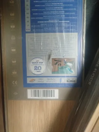 Suelo Laminado 4 packs de 8 láminas + goma Eva