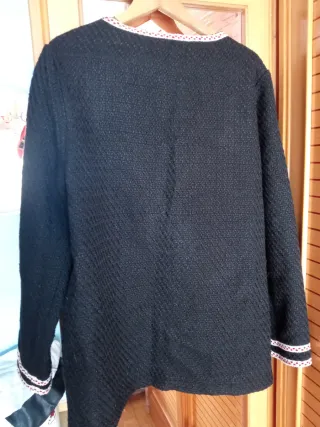Chaqueta estilo chanel Negra
