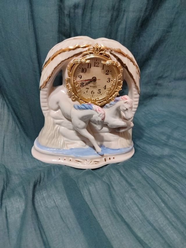 Relógio de mesa unicórnios vintage