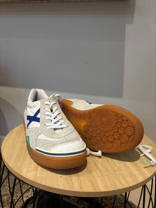Zapatillas Munich Blancas y Azules