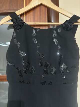Vestido de fiesta negro con lentejuelas
