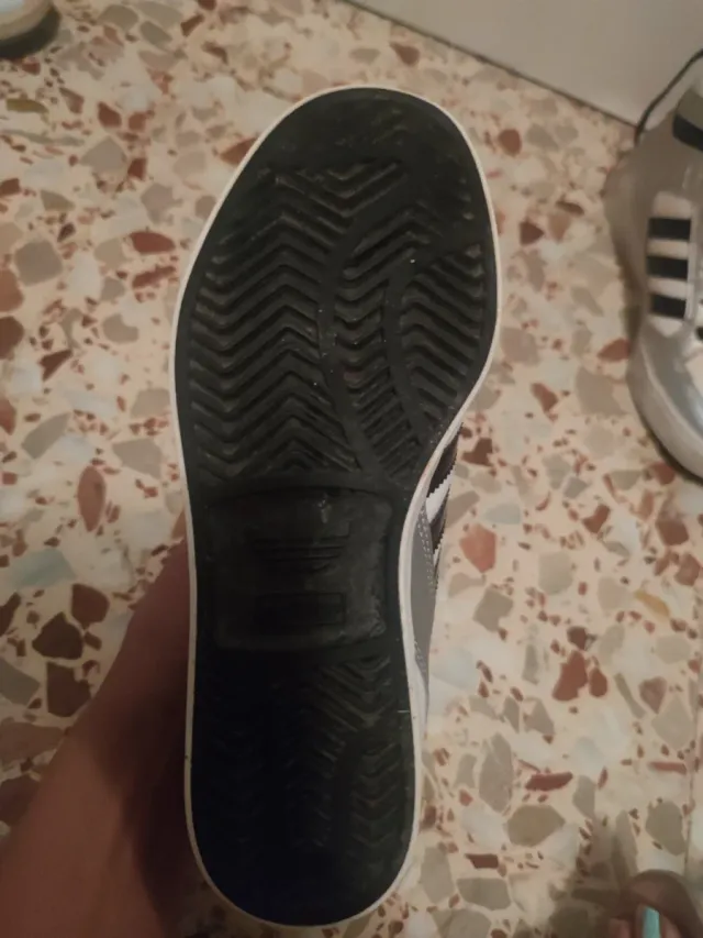 Zapatillas Botín Adidas Plata y Blanco