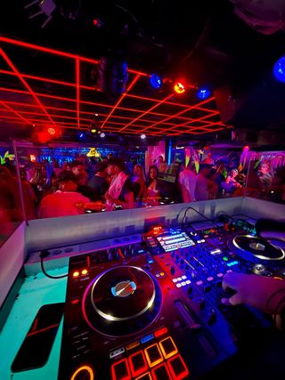 clases de dj personalizadas a cada alumno.